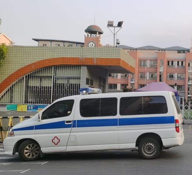 赫章救护车出租护送骨折病人一公里多少钱